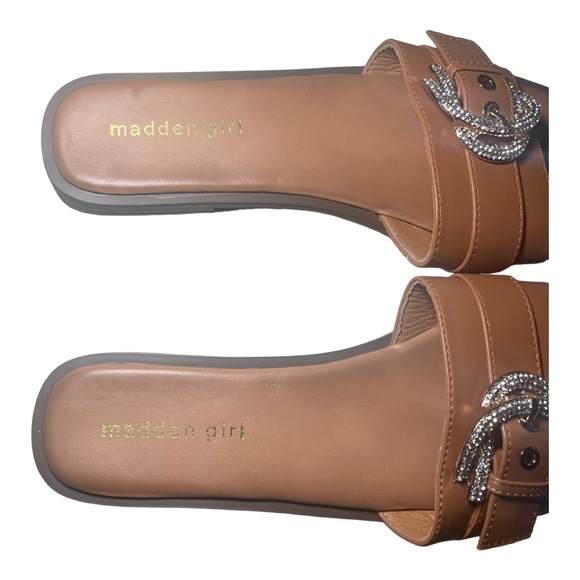 MADDEN GIRL Cognac with Rhinestone Buckle Slides 9 NWT - Picture 4 of 7